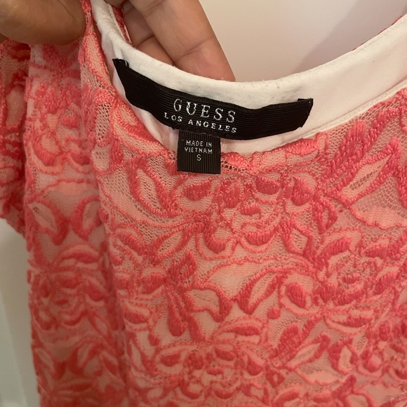 GUESS Blouse - lace all over in gorgeous peach color, flutter sleeves. Size S - Picture 5 of 5